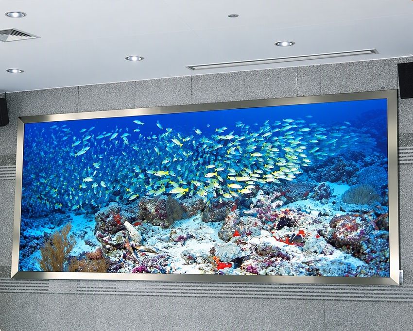 Customs Hall Screen